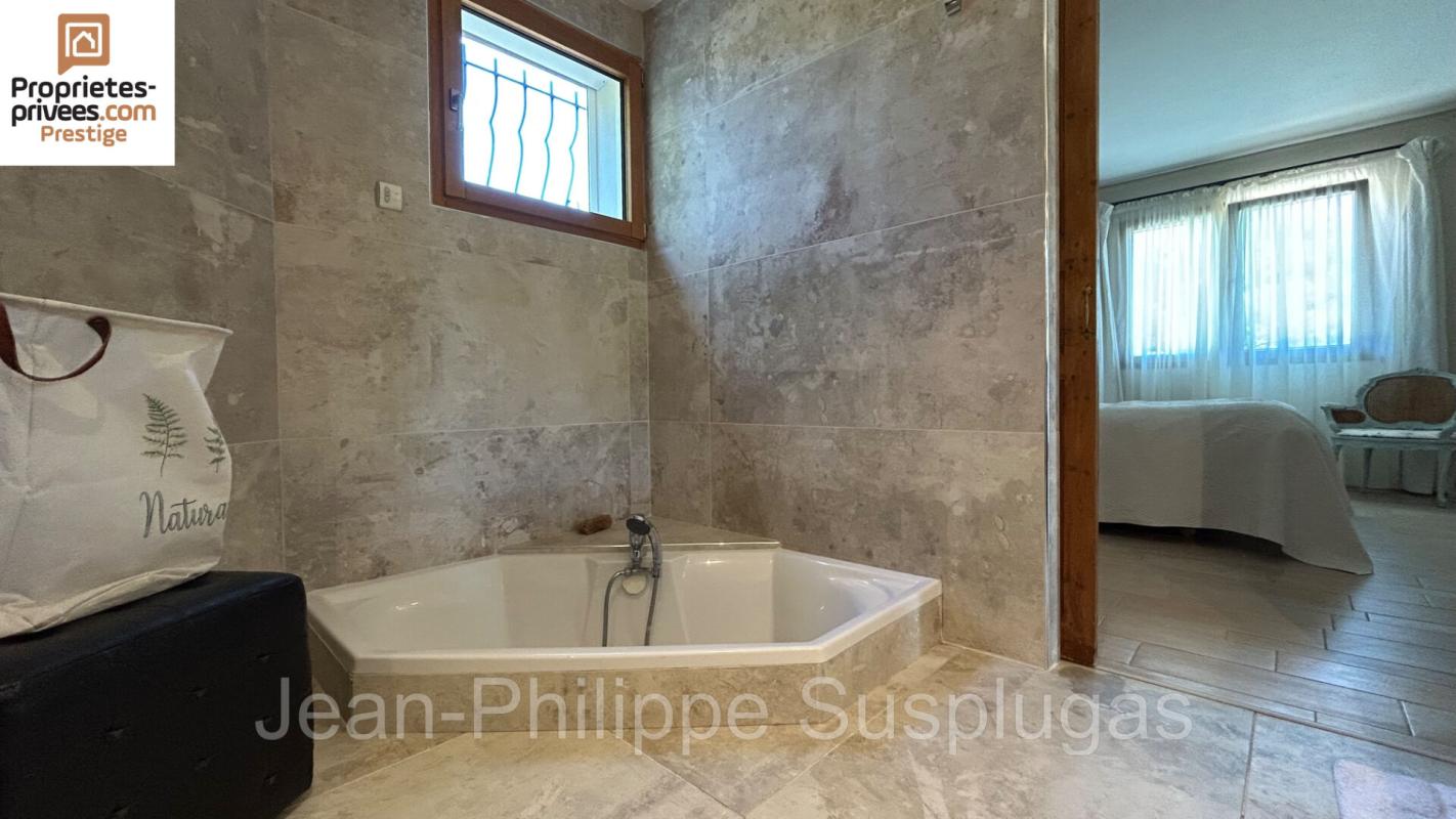 LA CADIERE-D'AZUR Villa La Cadiere D Azur 7 pièce(s) 230 m2 12