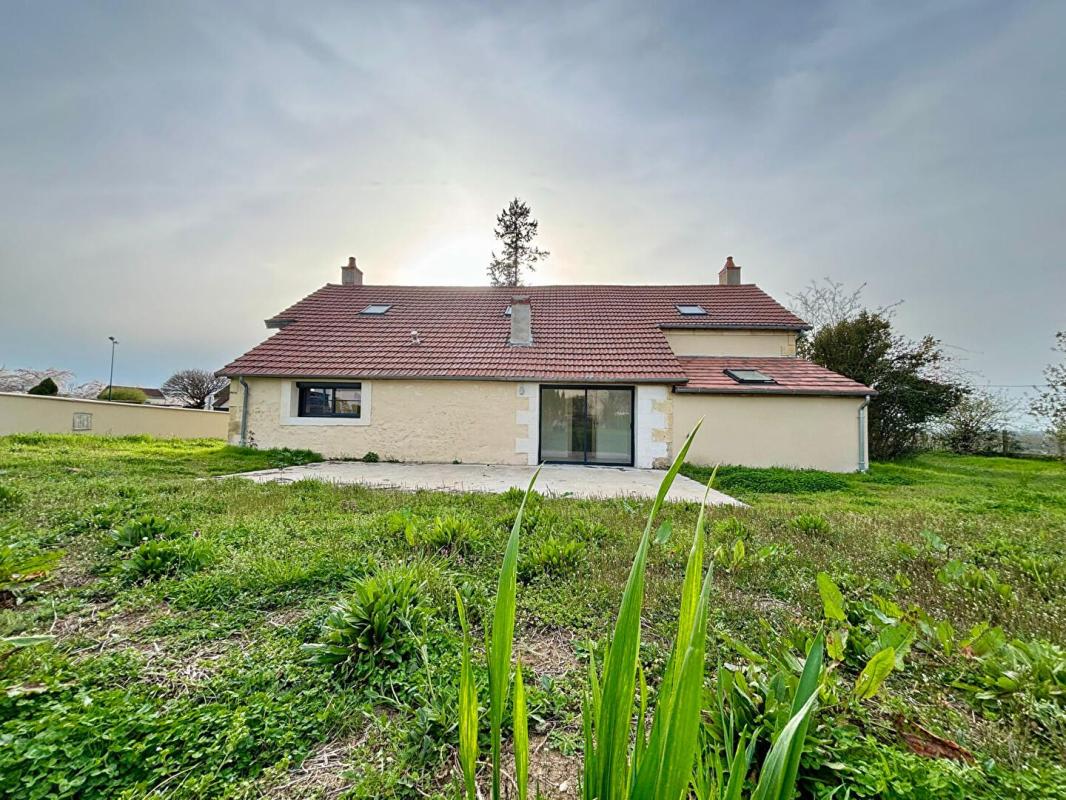 CHALLUY Longère rénovée à Challuy 6 pièce(s) 150 m2 - 4 chambres - Pas de travaux -  DPE B  - 10mins de Nevers 10