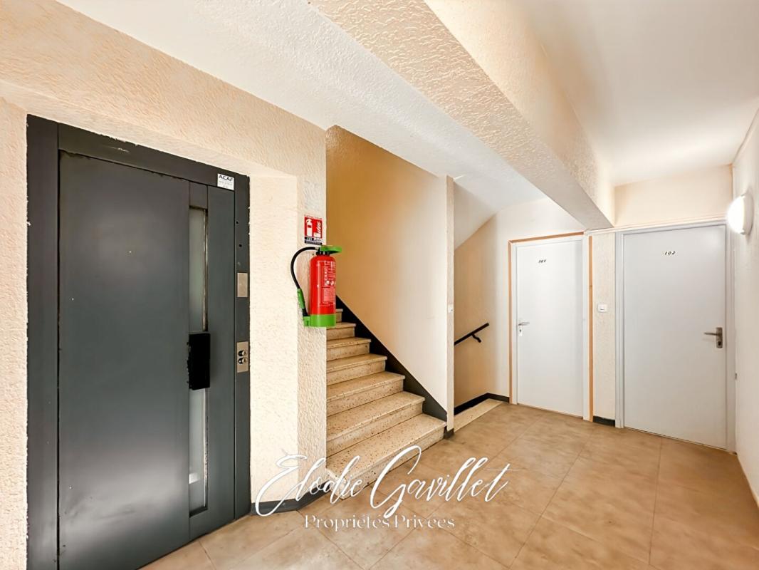 RENNES-LES-BAINS Studio Rennes Les Bains vue rivière 12 m² 4