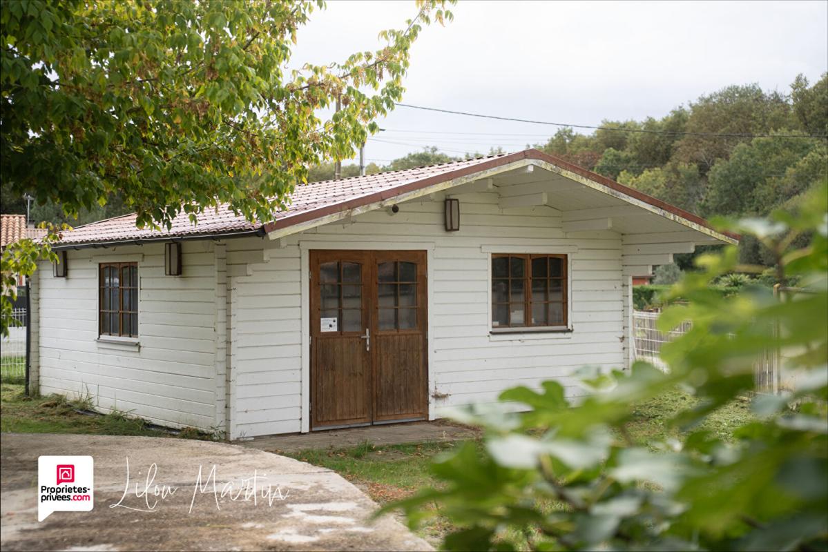 LA LANDE-DE-FRONSAC Maison et chalet - 146m2 - 6 pièces 11