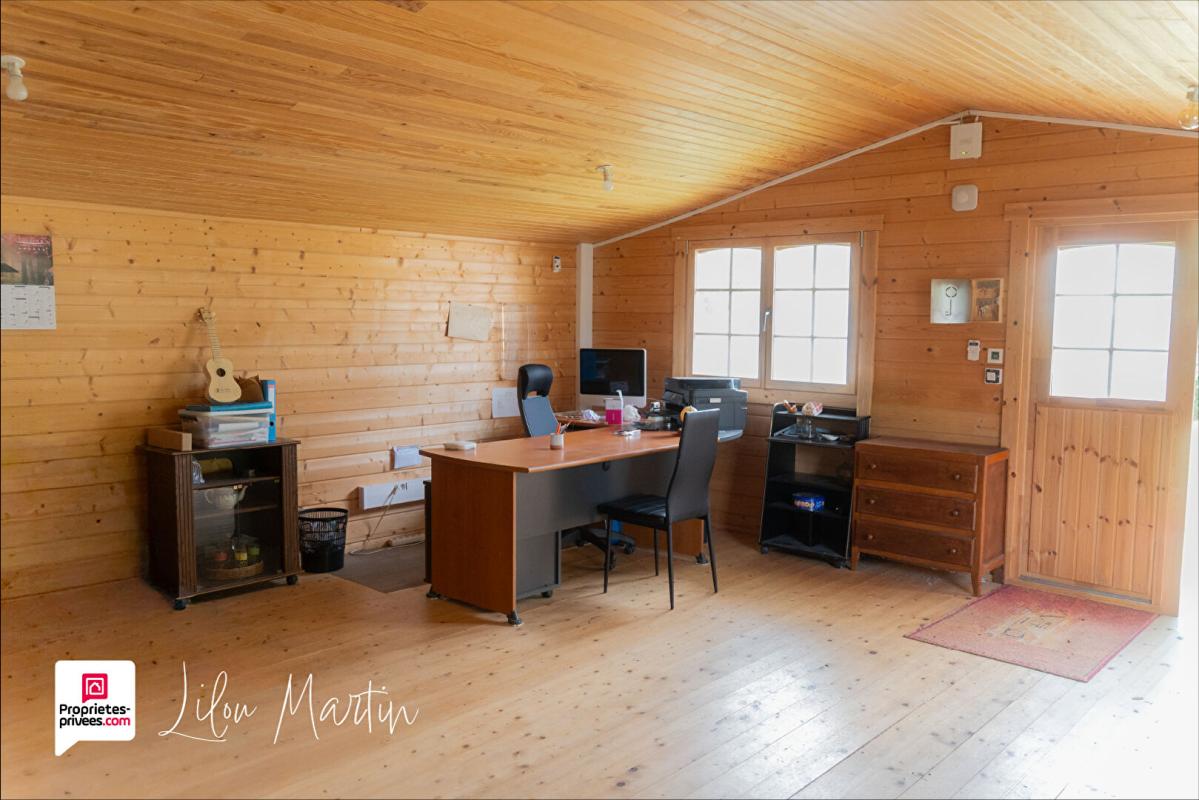 LA LANDE-DE-FRONSAC Maison et chalet - 146m2 - 6 pièces 12