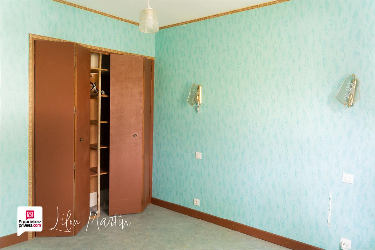 LA LANDE-DE-FRONSAC Maison et chalet - 146m2 - 6 pièces 9