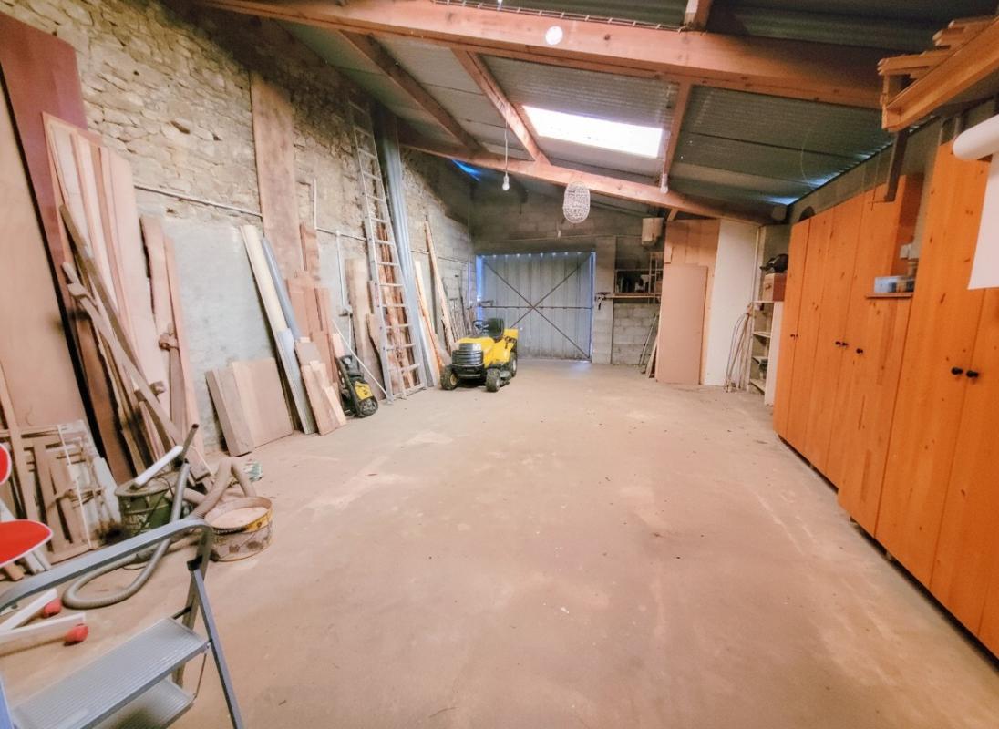 CHERVEUX Maison Saint Christophe Sur Roc 4 pièce(s) 127 m2 12