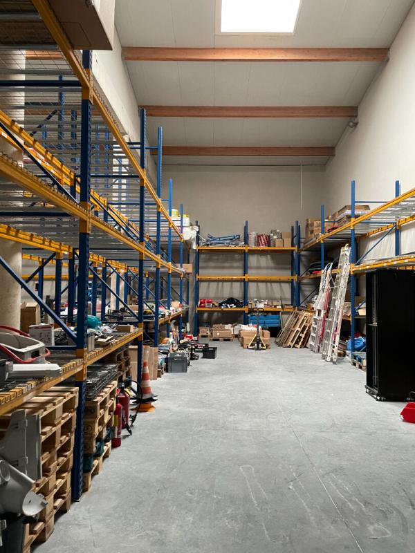 CHEVRIERES CHEVRIERES - Local d'activité avec entrepôt et bureaux 7