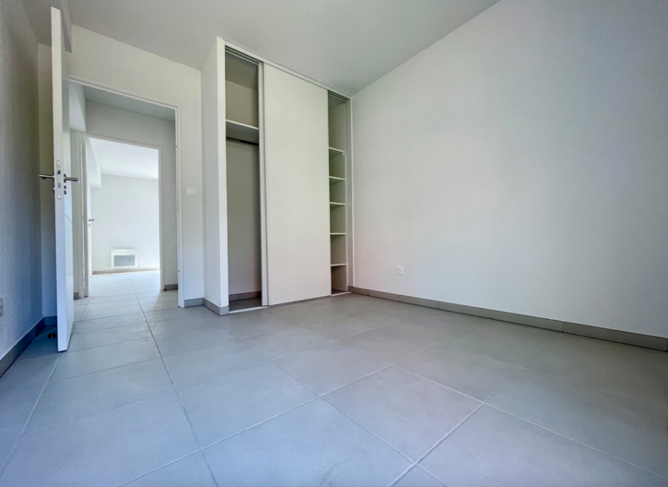 GILETTE Magnifique T3 de 66 m² avec sa terrasse de 10 m² 6