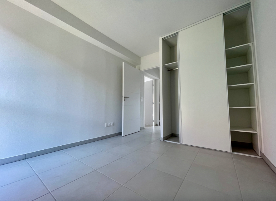 GILETTE Magnifique T3 de 66 m² avec sa terrasse de 10 m² 9