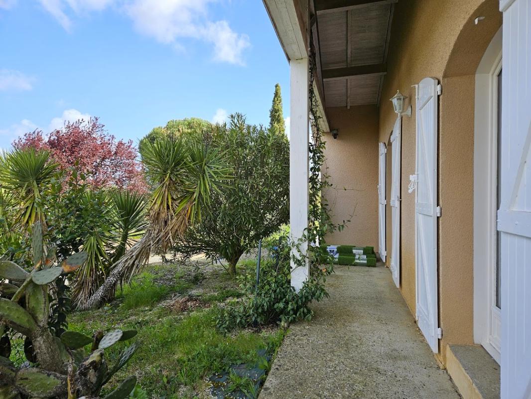 PUYMIROL Secteur PUYMIROL : Maison 5 pièce(s) 120 m2 - Garage - Piscine - Jardin 12