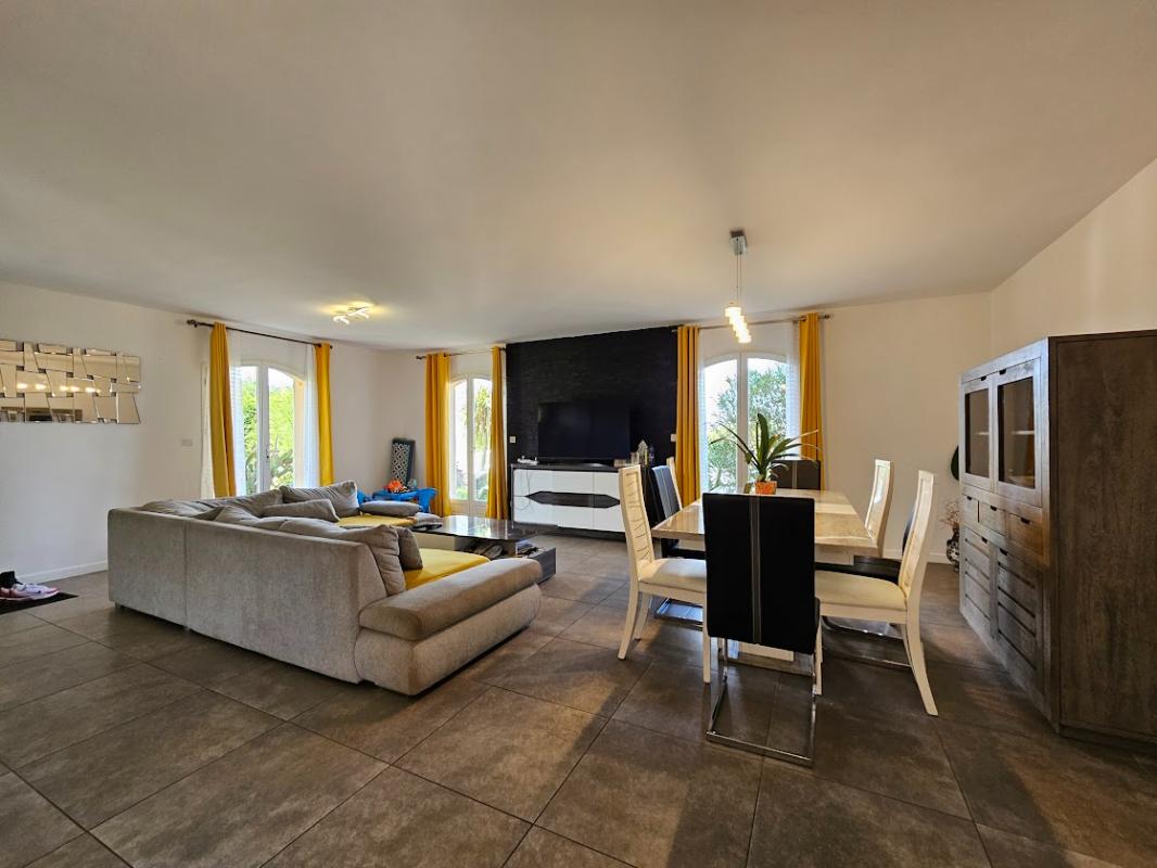 PUYMIROL Secteur PUYMIROL : Maison 5 pièce(s) 120 m2 - Garage - Piscine - Jardin 8