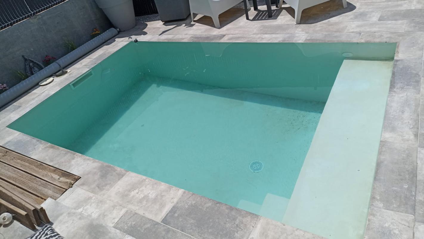 NEBIAN Maison 121 m²  piscine, panneaux solaires 10