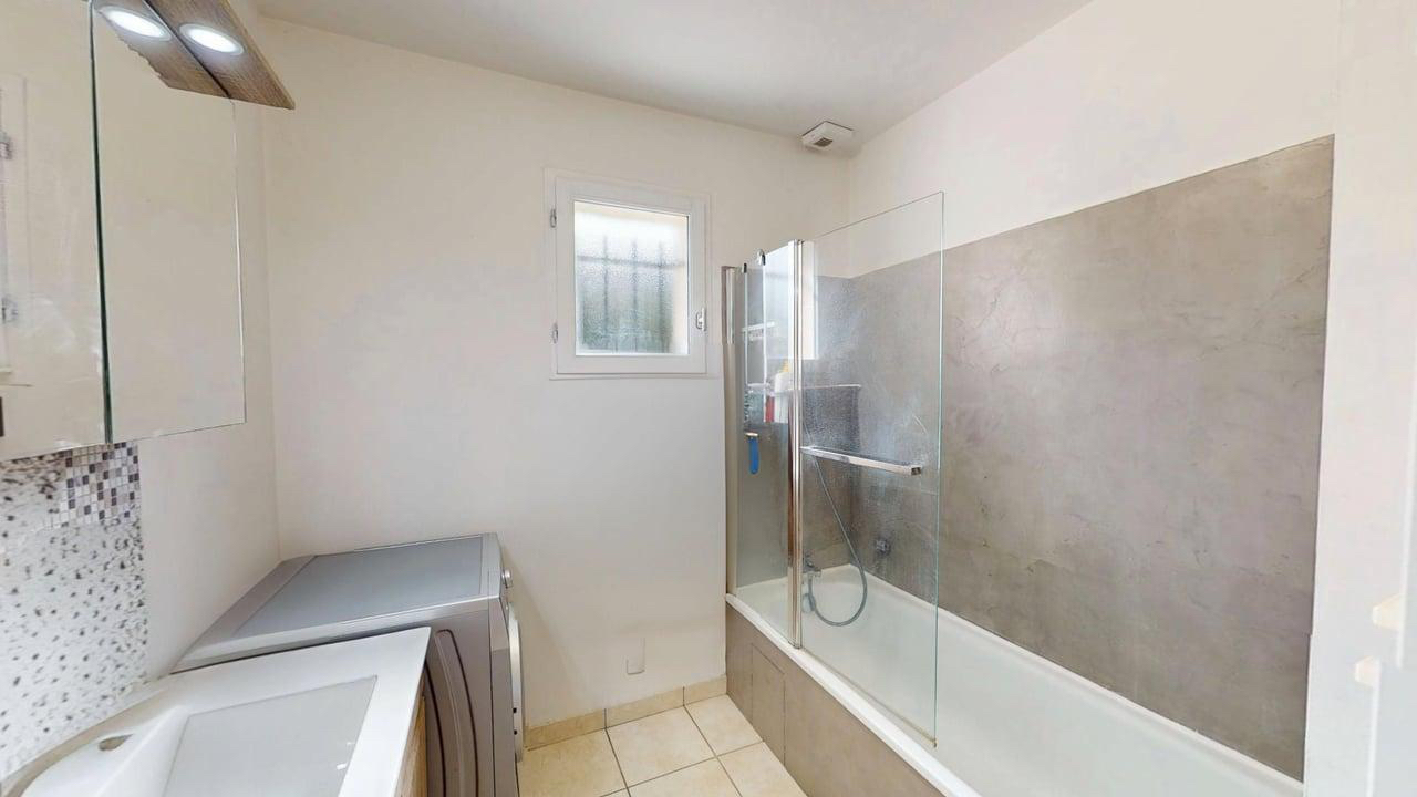 LES MONTILS Maison 4 pièce(s) 14