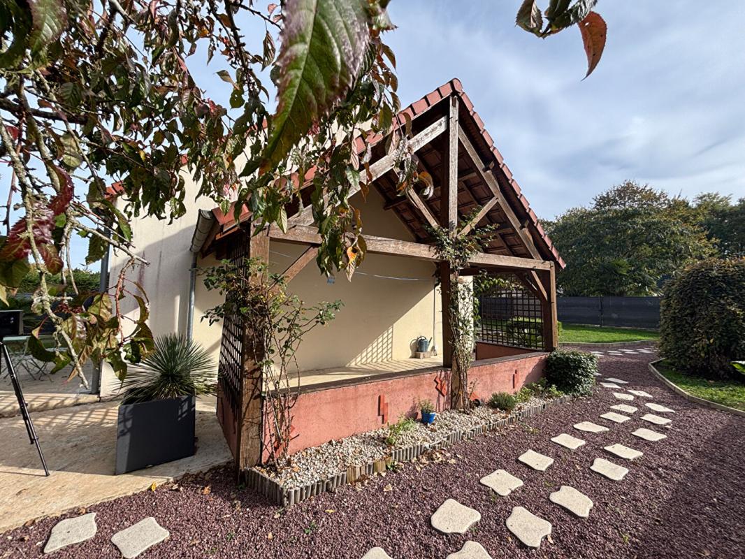 LES MONTILS Maison 4 pièce(s) 3