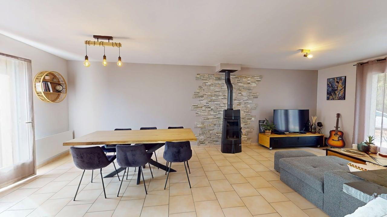 LES MONTILS Maison 4 pièce(s) 6