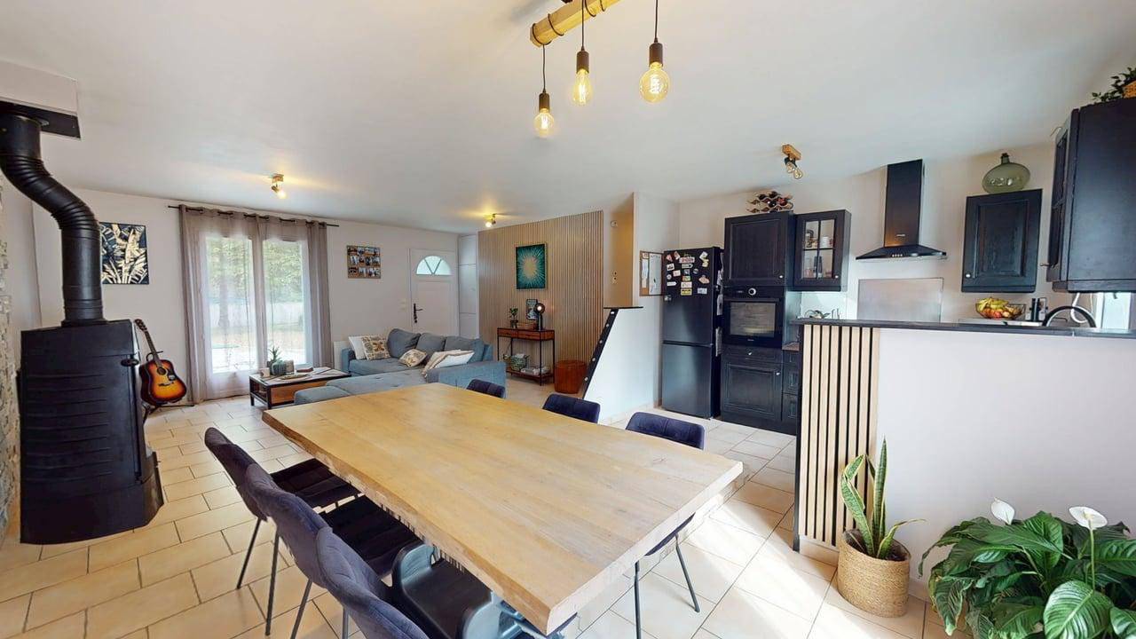 LES MONTILS Maison 4 pièce(s) 7