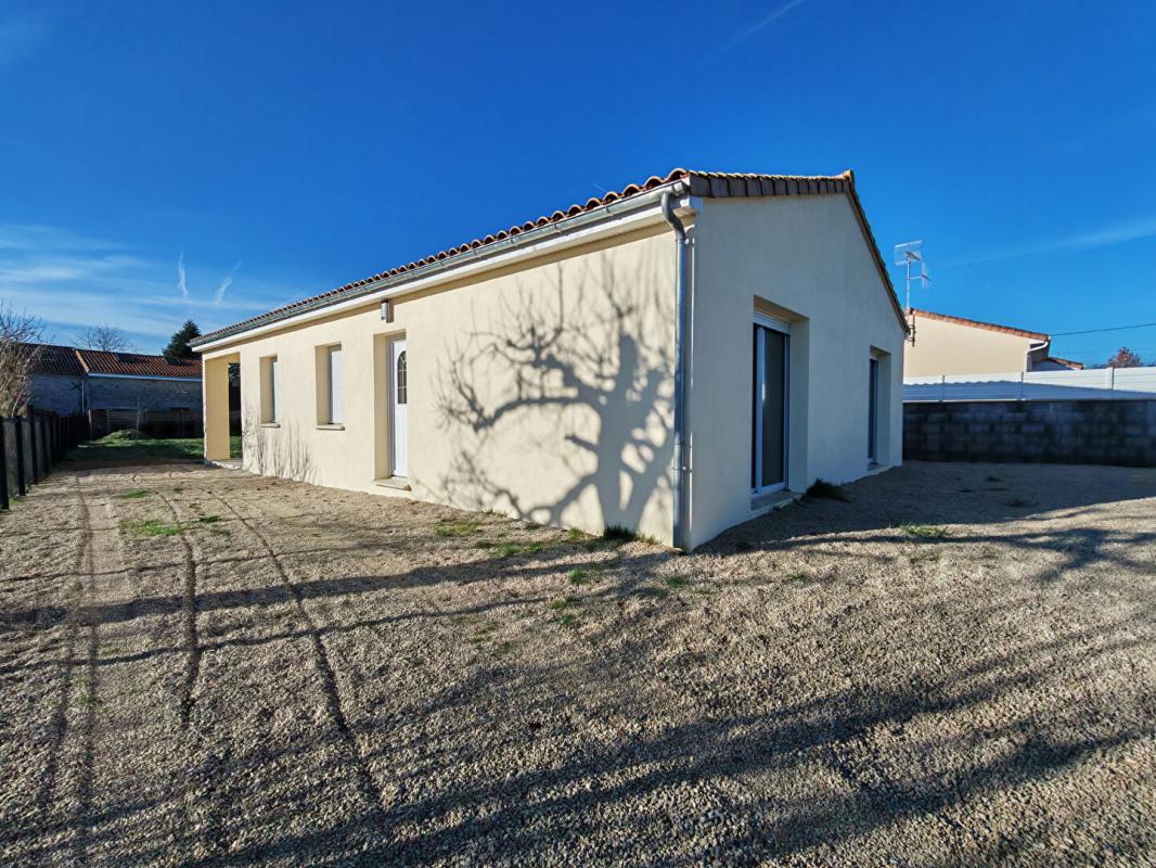 SAINT-PIERRE-D'EXIDEUIL Maison neuve Saint Pierre D'Exideuil 4 pièce(s) 101 m2 14