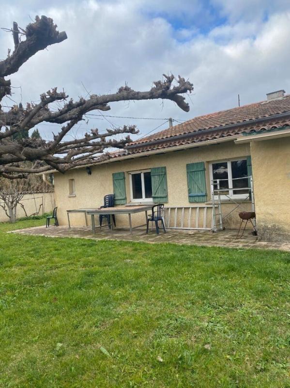 CHATEAURENARD Maison traditionnelle de plain-pied ? 149 m² sur terrain de 990 m² 1