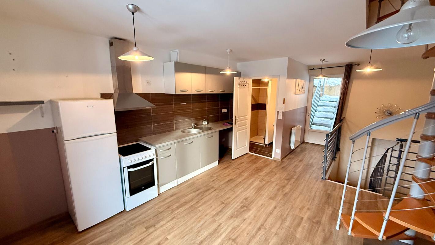 MONT-DORE Maison Mont Dore 7 pièce(s) 93.25 m2 3