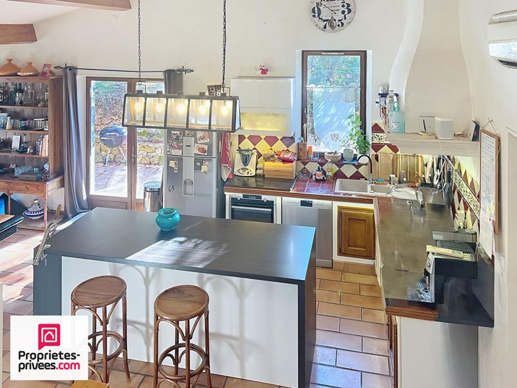 RIANS RIANS VILLA T6 avec piscine sur 13612 m² 10