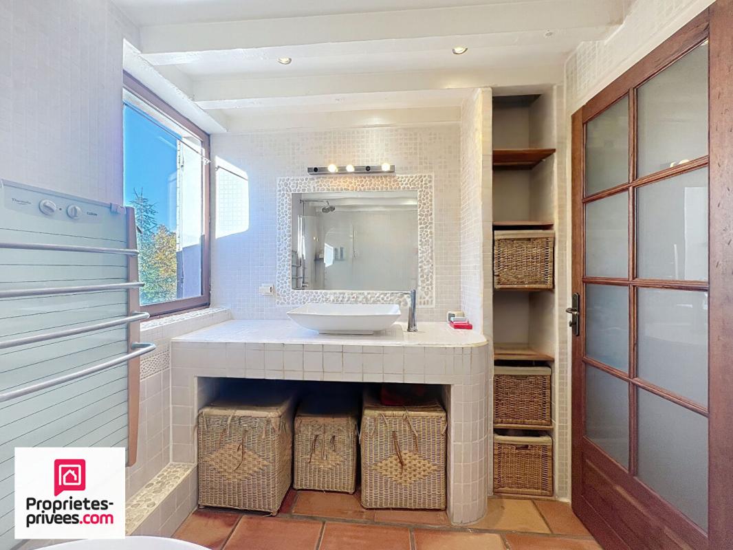 RIANS RIANS VILLA T6 avec piscine sur 13612 m² 12