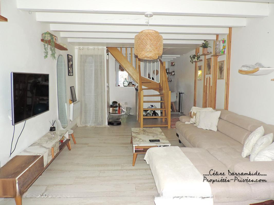 SOUPROSSE Maison de ville avec joli terrain 1