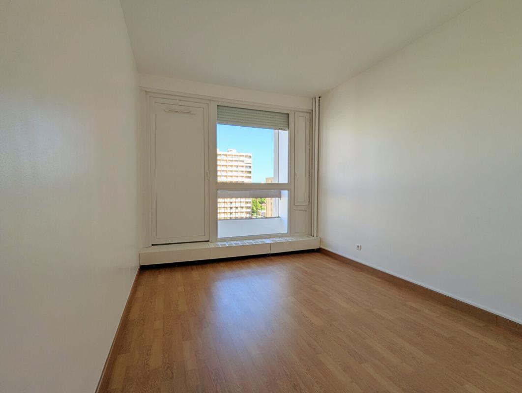 VILLEURBANNE Appartement T3 60 m² avec 3 balcons + Box fermé, Vue Parc, Métro Flachet 13