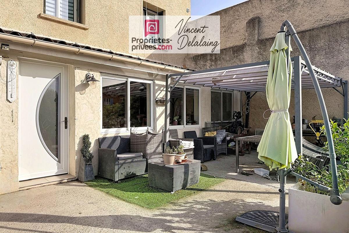 VILLELAURE Chaleureuse maison T4-5 avec jardin et piscine 9