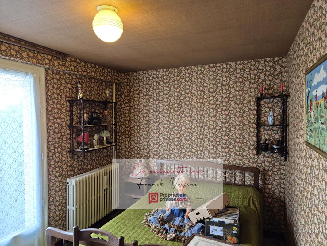 LES HERBIERS A VENDRE  en EXCLUSIVITE aux Herbiers centre ville, maison de 159 m2 avec 4 chambres et 1 bureau sur une parcelle de 835 m2 12