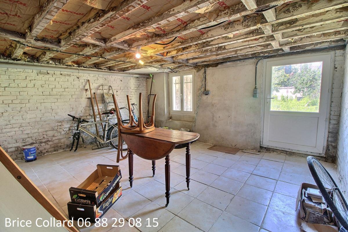 CREIL 60100 CREIL Charmante maison de ville 2 grandes chambres cave totale et jardin 12