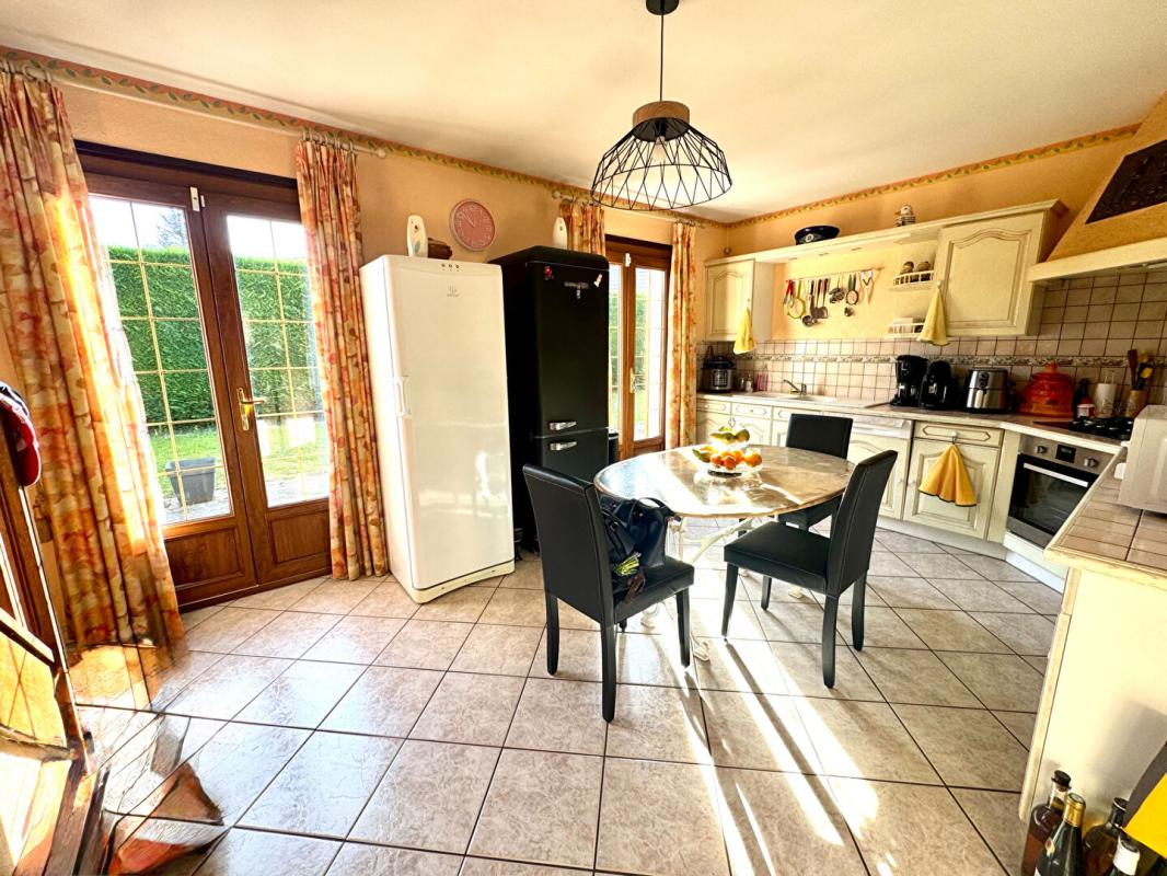 VIC-SUR-AISNE Maison  7 pièce(s) 130 m2 1
