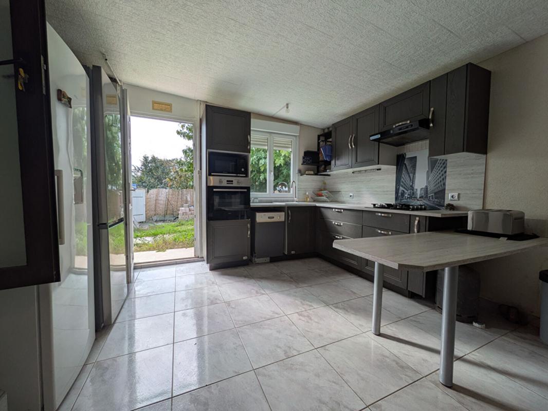 HYERES Terrain Hyeres 300 m2 Non constructible avec électricité solaire, forage et fosse sceptique Habitation légère 11