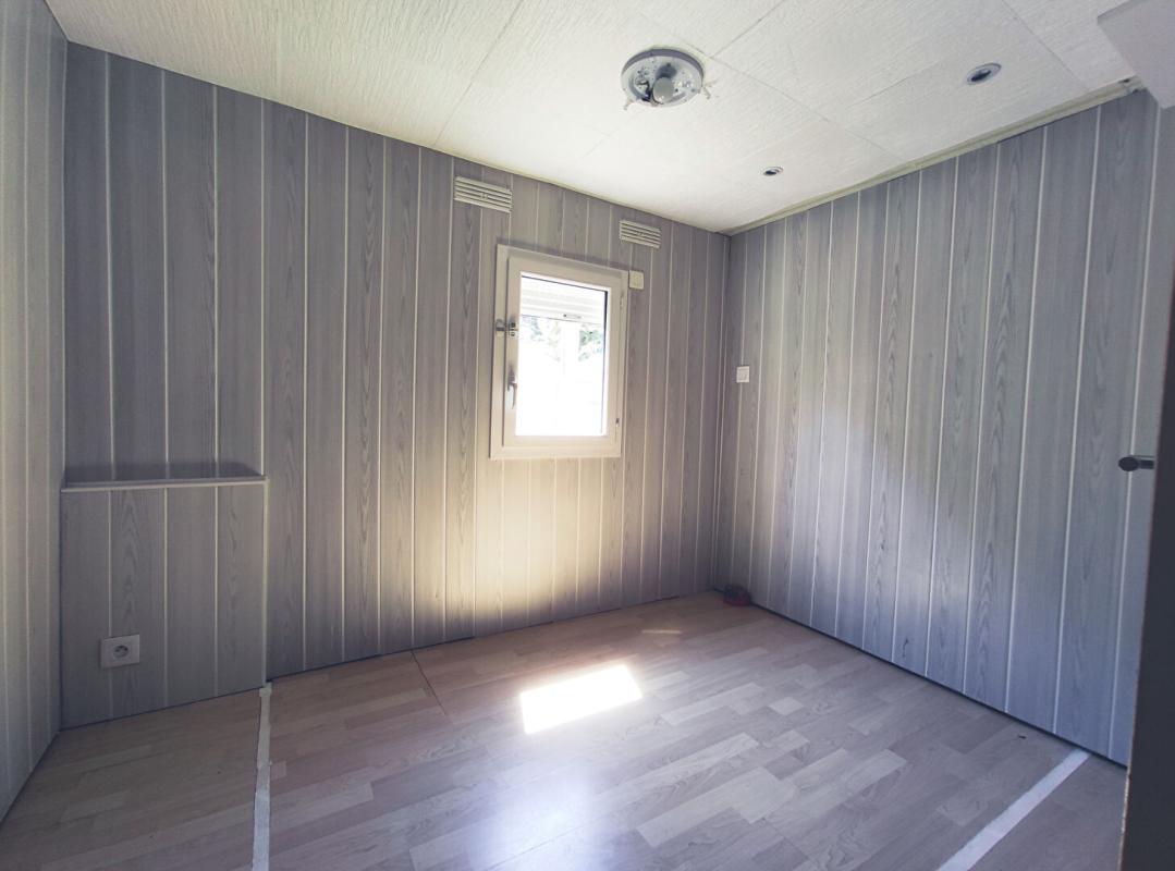 HYERES Terrain Hyeres 300 m2 Non constructible avec électricité solaire, forage et fosse sceptique Habitation légère 15