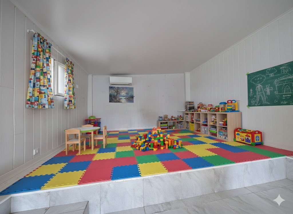 HYERES Terrain Hyeres 300 m2 Non constructible avec électricité solaire, forage et fosse sceptique Habitation légère 3