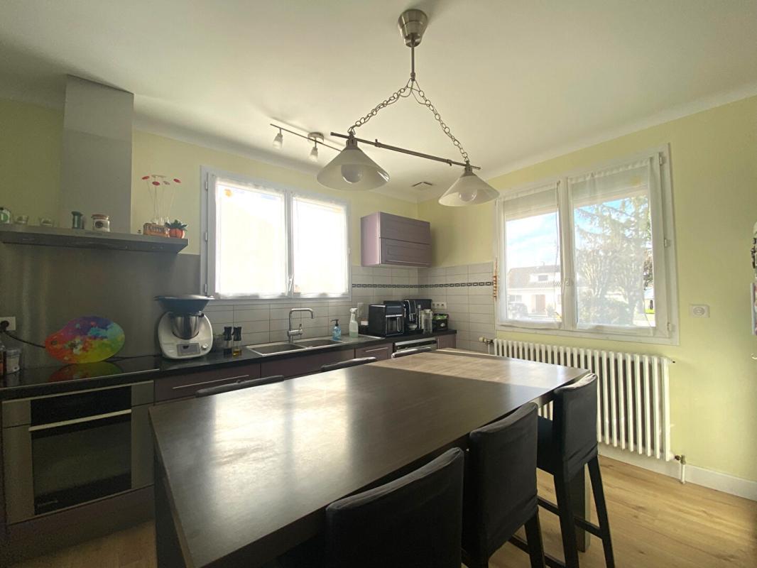 SAINTE-PAZANNE MAISON SAINTE PAZANNE 44680 - 5 CHAMBRES - BUDGET 317 200  HAI 6