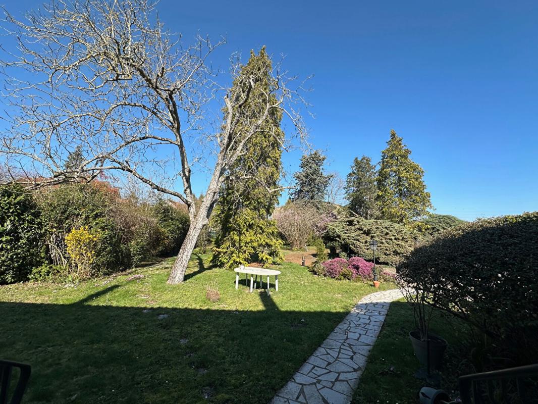 VILLEMANDEUR VILLEMANDEUR - AGGLOMERATION MONTARGIS ? Proche écoles & commerces ? SPACIEUX PAVILLON de 140 m2 environ, TERRAIN 1820 m2 17