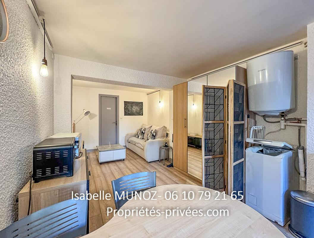 CHAMALIERES Studio Chamalières, environ 24m2 rénové et meublé 15