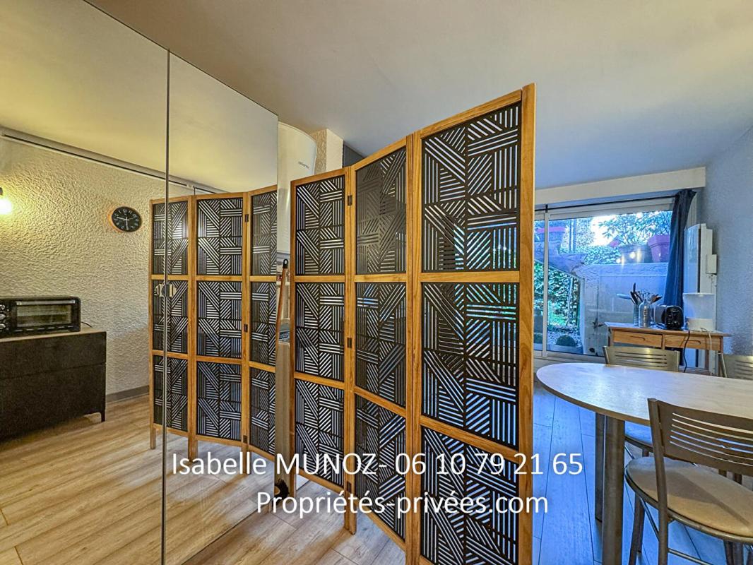 CHAMALIERES Studio Chamalières, environ 24m2 rénové et meublé 16