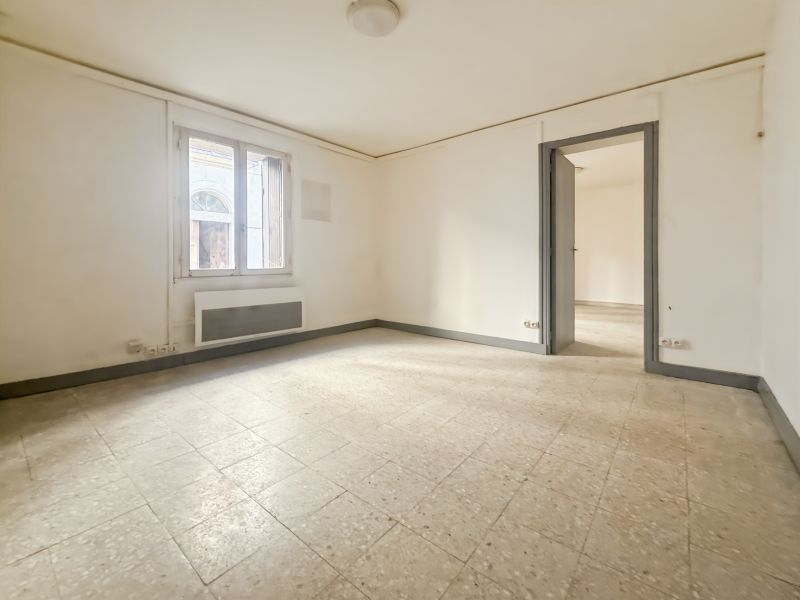 ANIANE Idéal investisseurs ! Ensemble de 3 logements: soit deux T3 et un T2 avec deux garages et cave 14