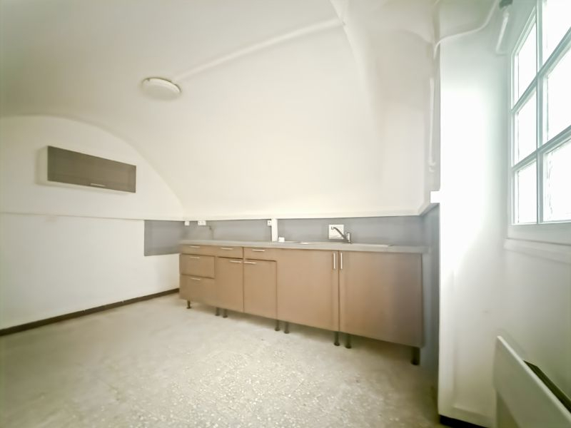 ANIANE Idéal investisseurs ! Ensemble de 3 logements: soit deux T3 et un T2 avec deux garages et cave 15