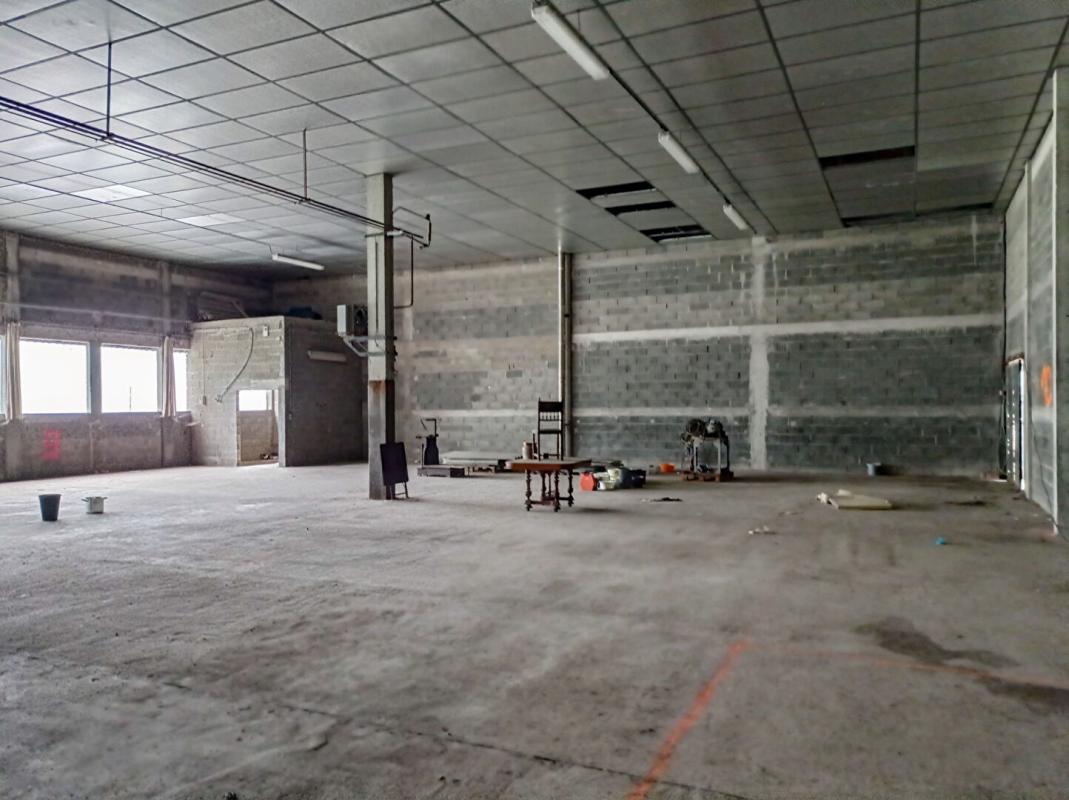 SAINT-AMANS-VALTORET Ensemble immobilier professionnel avec entrepôt et appartement ? Fort potentiel - Saint Amans Valtoret 950 m2 3