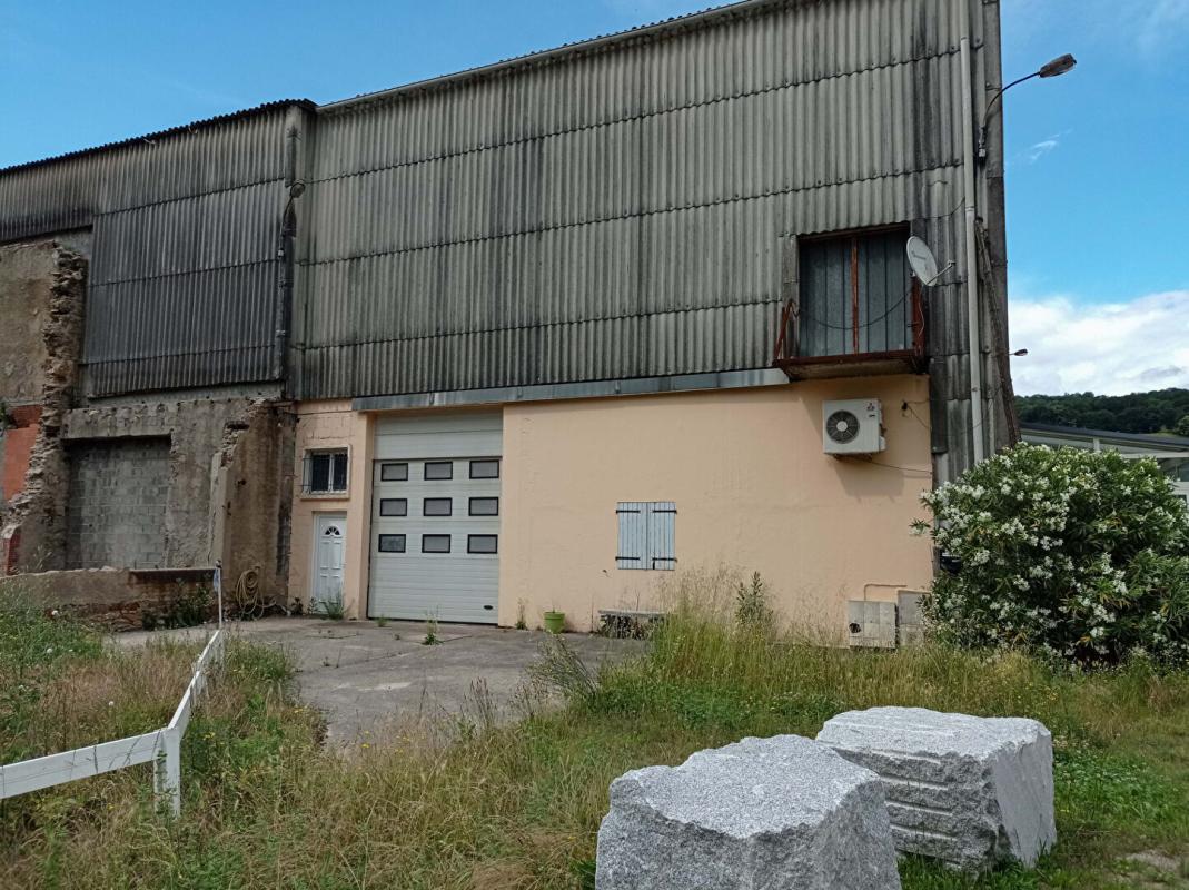 SAINT-AMANS-VALTORET Ensemble immobilier professionnel avec entrepôt et appartement ? Fort potentiel - Saint Amans Valtoret 950 m2 5