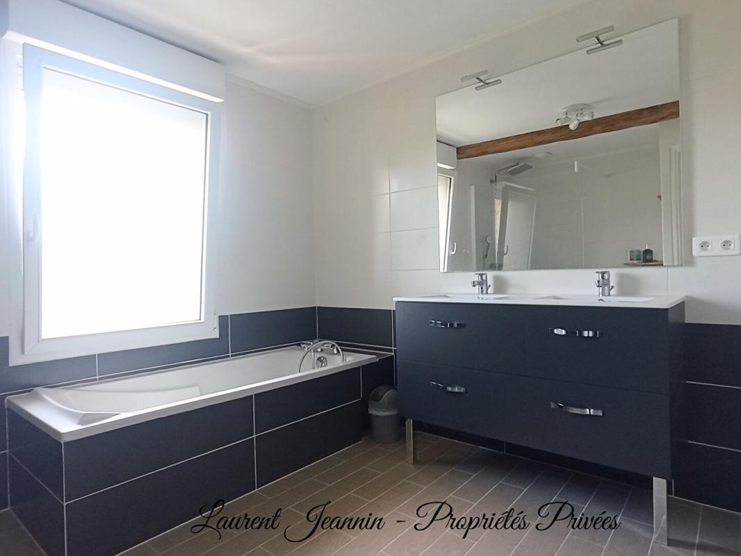 VILLEFRANCHE-D'ALBIGEOIS Maison Villefranche d'Albigeois 4 pièces 10