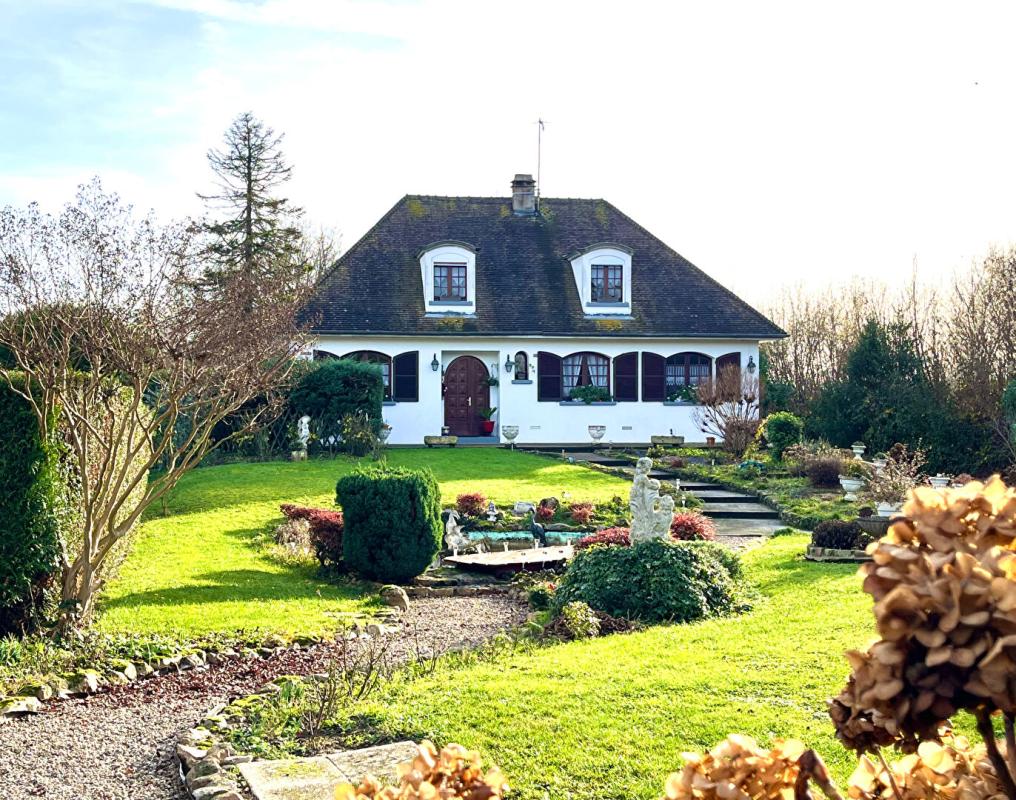 NOYON Maison : 6 pièce(s) 120 m² + Autre surface 198m² et Jardin 18