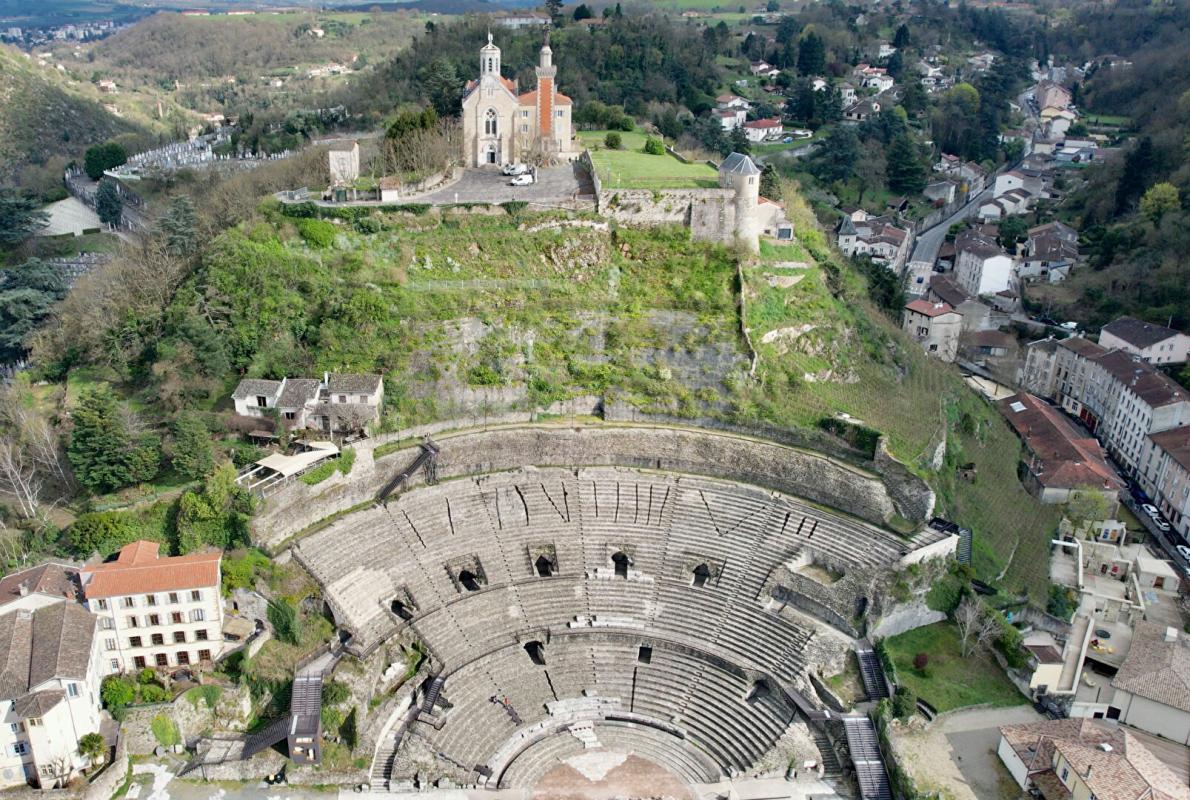 VIENNE Appartement Vienne 5 pièce(s) 144 m2 2