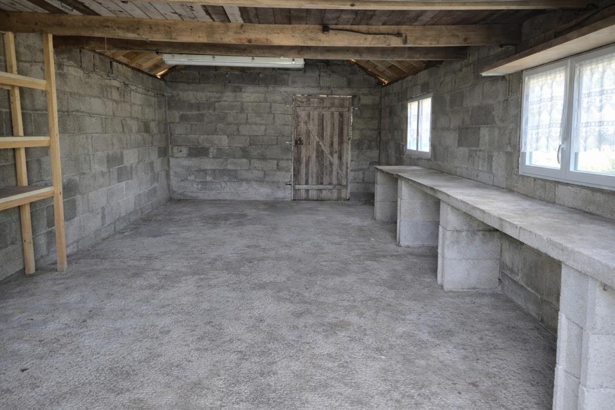 SPEZET TRES BELLE MAISON CONTEMPORAINE DE PLAIN PIED de 112 m2 réalisée en 2018 dans le Finistère en limite du Morbihan - (2 min de Spézet, 10 min de Gourin - 10 min de Châteauneuf du Faou) 18