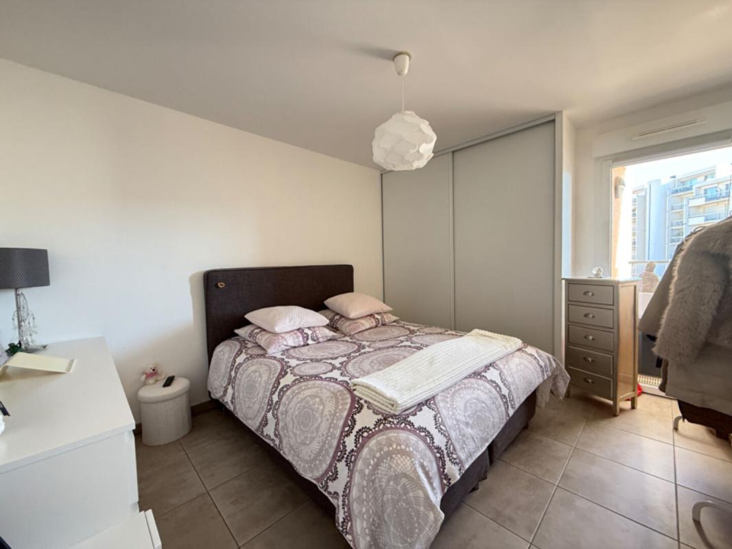 LE LAVANDOU Charmant T2 récent au coeur du Lavandou, dernier étage avec balcon 3