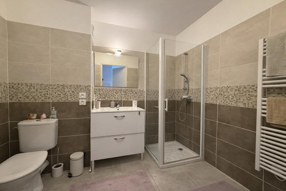 LE LAVANDOU Charmant T2 récent au coeur du Lavandou, dernier étage avec balcon 5