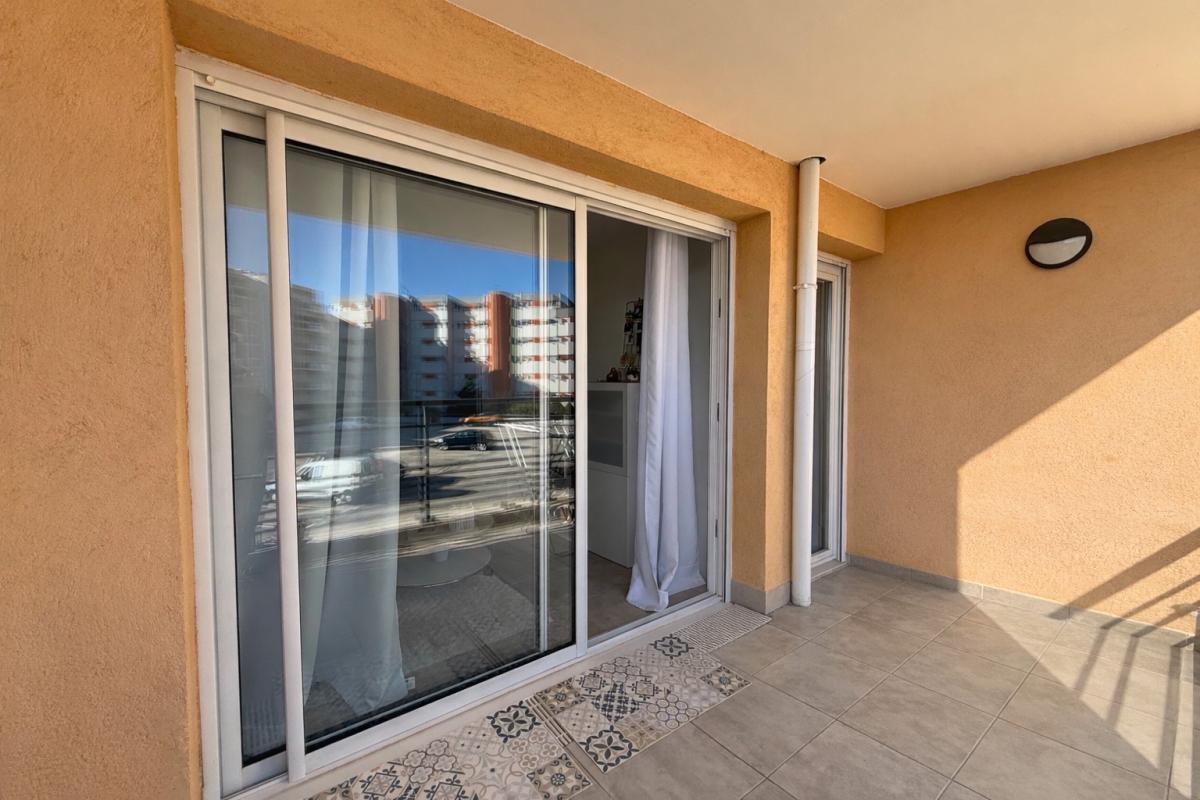 LE LAVANDOU Charmant T2 récent au coeur du Lavandou, dernier étage avec balcon 6