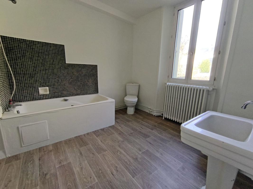 ALENCON Maison hyper centre ville avec jardin 10