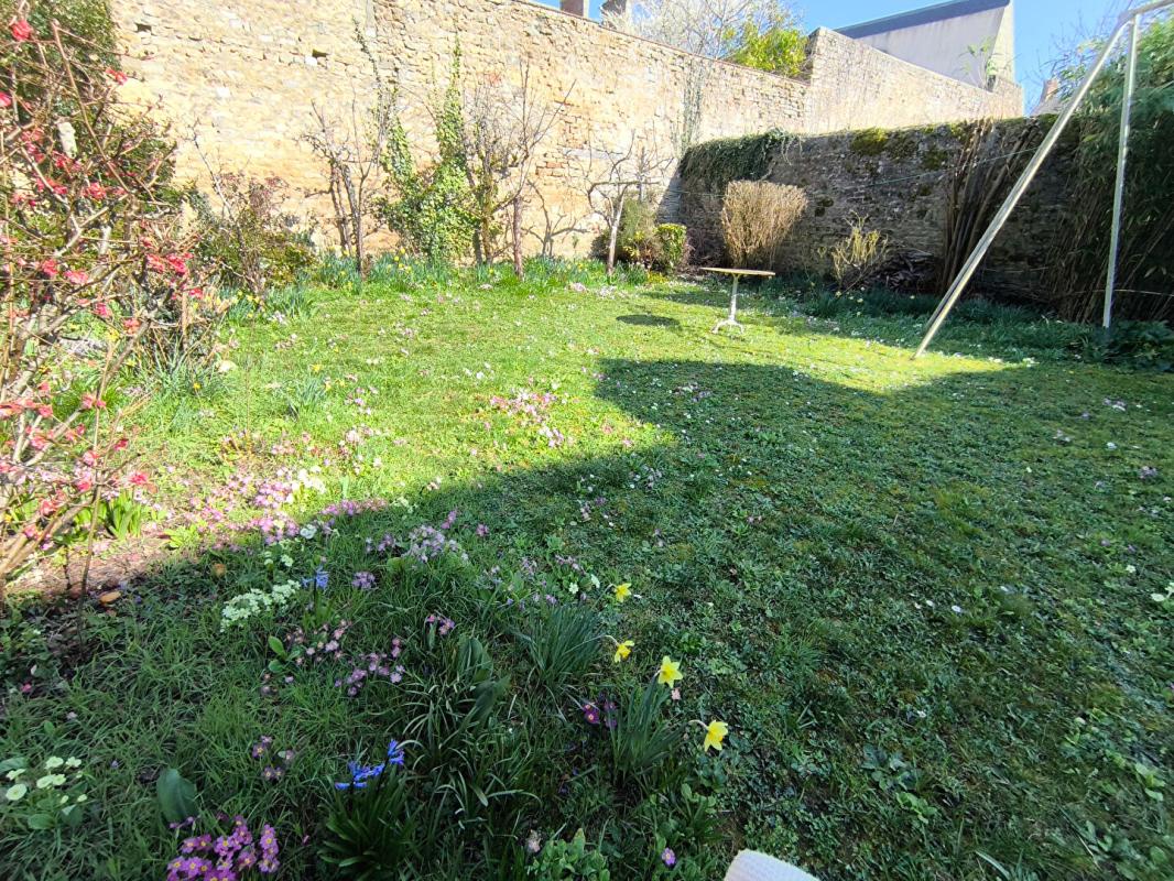 ALENCON Maison hyper centre ville avec jardin 2