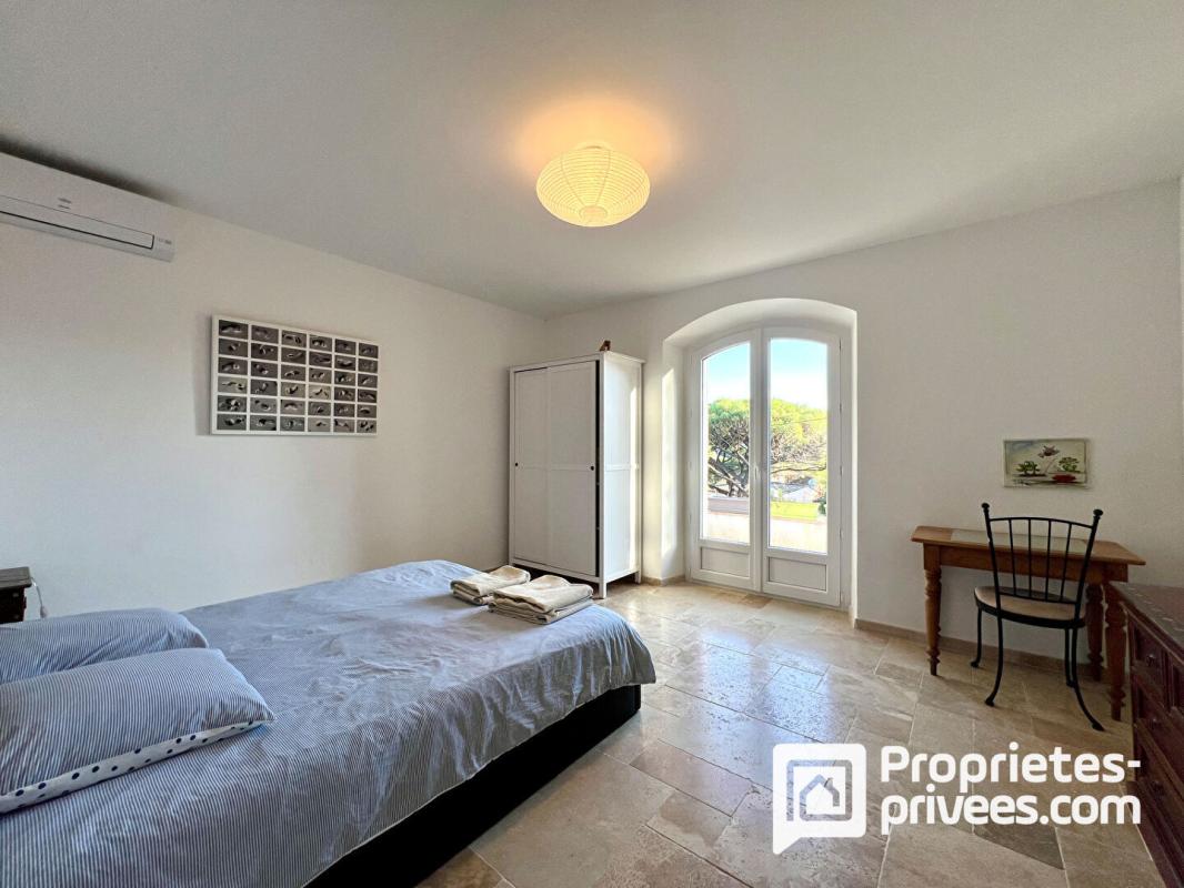 SAINTE-MAXIME Villa avec jardin, garage, piscine et dépendance à Sainte Maxime 7