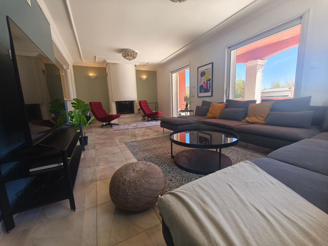 NIMES Villa d'exception dans le secteur Nîmes, 198m², jardin, piscine, spa 3